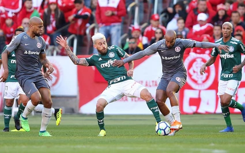 Palmeiras e Inter ficaram no empate no Beira-Rio. Confira a seguir imagens da partida