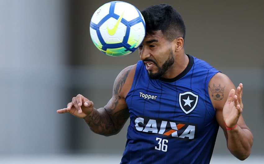 Imagens de Aguirre pelo Botafogo