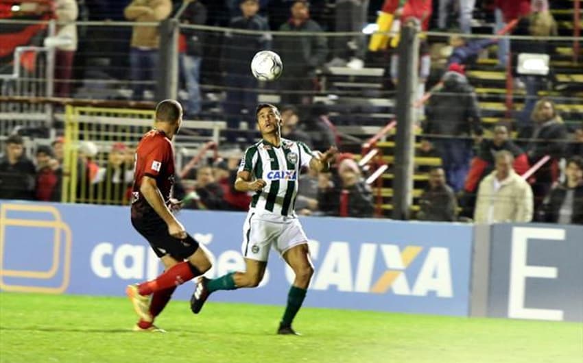 Guilherme Parede foi o autor do gol da vitória do Coritiba