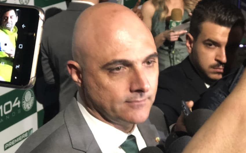 Presidente do Palmeiras faz elogios e explica ‘veto’ de Felipão a festa