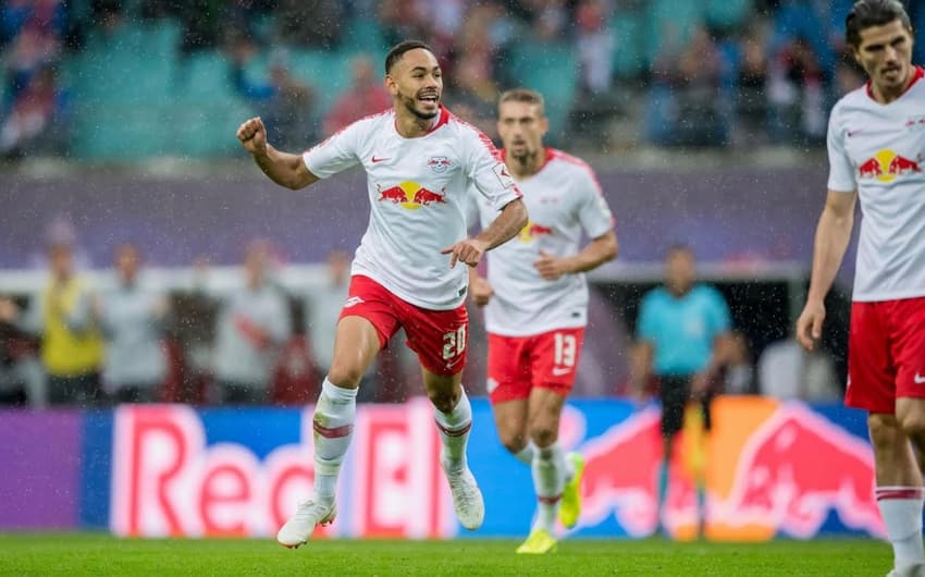 Matheus Cunha celebra gol pelo RB Leipzig