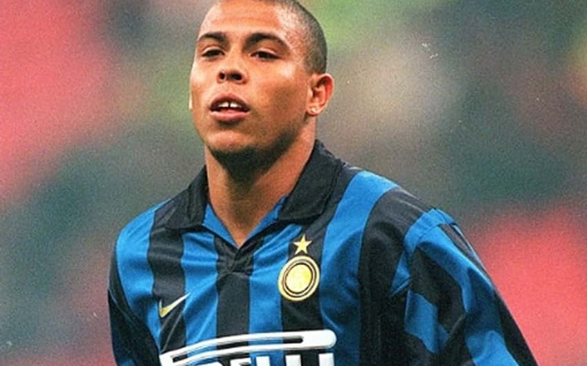 98 - Ronaldo Fenômeno