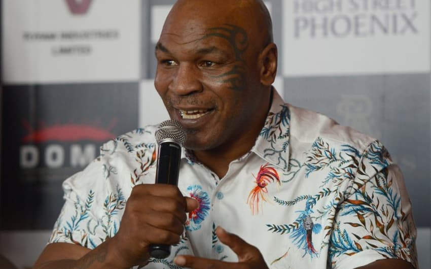 O ex-boxeador Mike Tyson foi acusado de estuprar uma das participantes do concurso Miss América. Ele foi condenado a seis anos de prisão