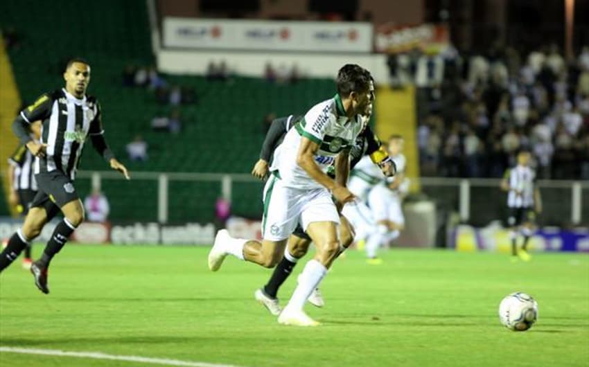 Guilherme Parede marcou o segundo gol do Coxa em Floripa