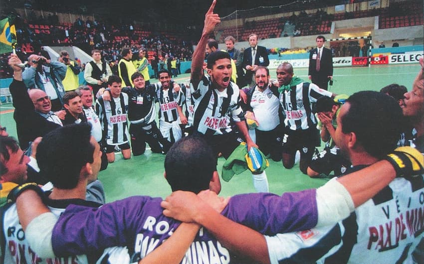 Manoel tobias e cia fizeram época no clube, alcançando a maior glória do futsal em Minas Gerais