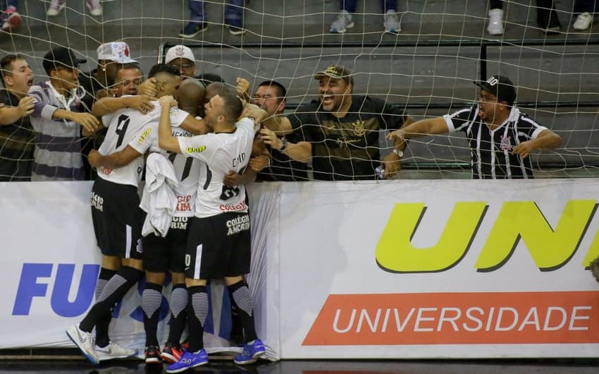 Corinthians x Foz Cataratas - Liga Nacional de Futsal