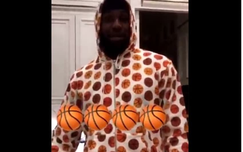 LeBron de pijama