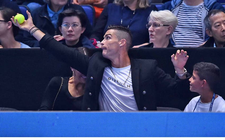 Cristiano Ronaldo durante jogo de Novak Djokovic no ATP Finals
