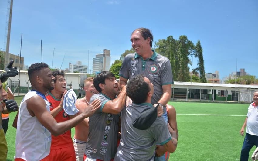 Paulo Baier conquistou o primeiro título como treinador este ano na terceira divisão do Catarinense pelo E.C Próspera