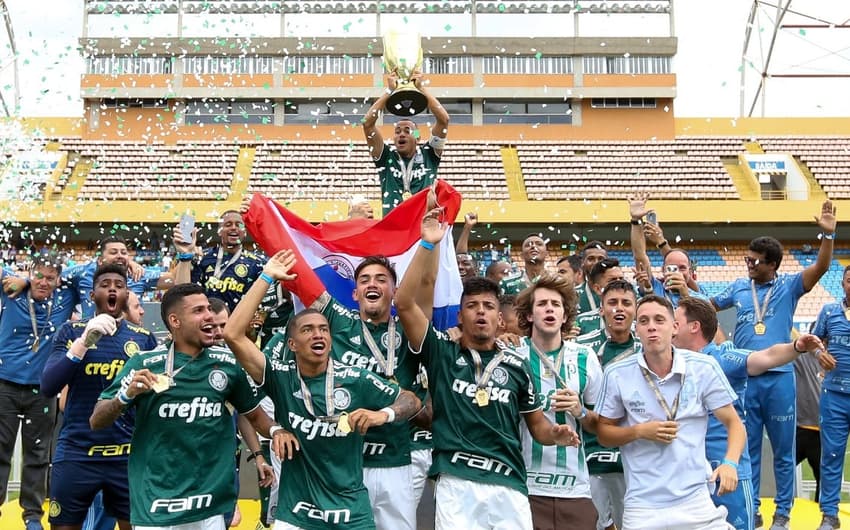 Palmeiras derrotou o Corinthians por 4 a 2 em Barueri, neste domingo, e conquistou o Paulista sub-20
