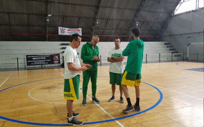 Petrovic destaca retorno de Marquinhos à Seleção de basquete