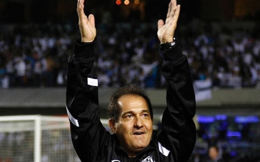 Muricy Ramalho - comandando o Santos no título do Paulista de 2011