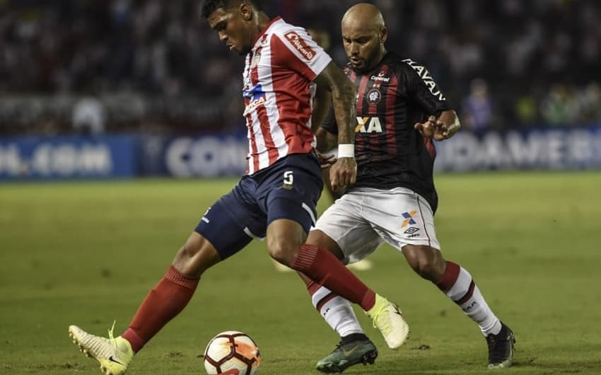 Confira as imagens de Junior Barranquilla 1 x 1 Atlético-PR