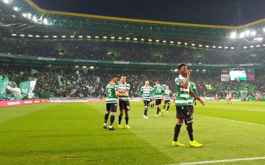 Sporting x Ave