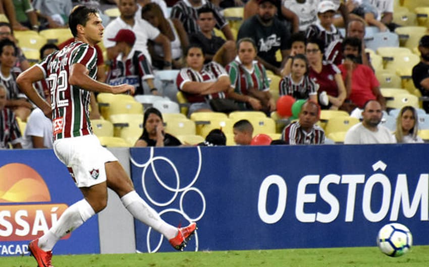 Veja imagens de Paulo Ricardo pelo Fluminense