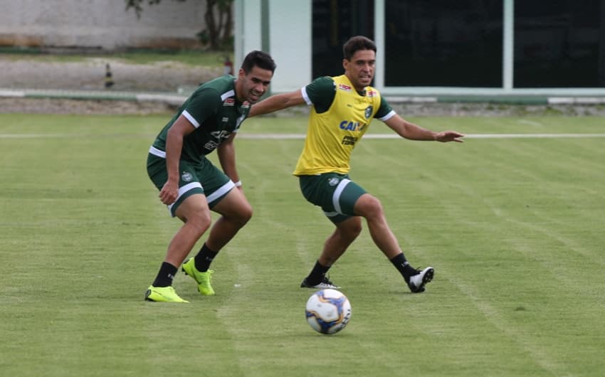 Felipe Mattioni foi um dos destaques do Coritiba no jogo-treino contra o Rio Branco