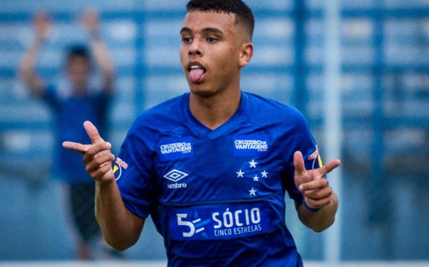 Vinicius Popó (atacante de 17 anos do Cruzeiro)