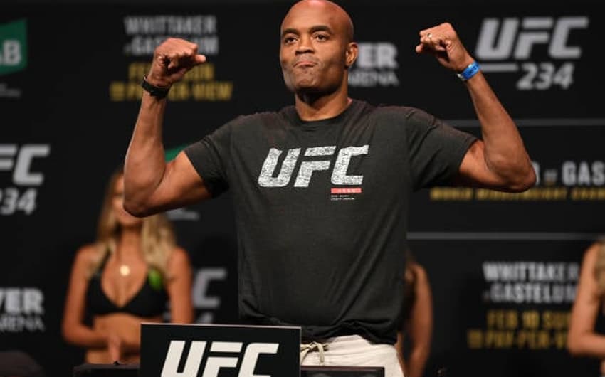 Anderson Silva se emocionou e agradeceu apoio da torcida na Austrália (Foto: Getty Images / UFC)