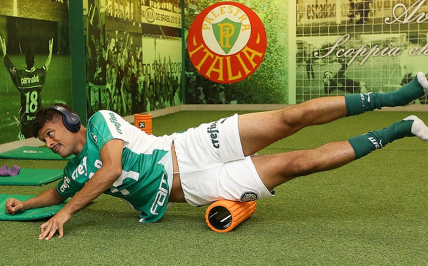 Gustavo Scarpa destaca trabalho físico que faz desde que chegou ao Palmeiras