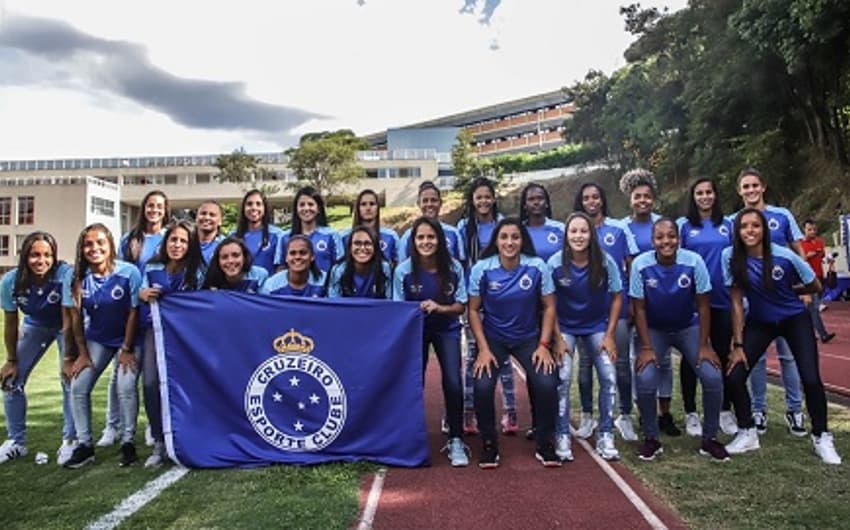As Raposas foram apresentadas no complexo esportivo da PUC Minas