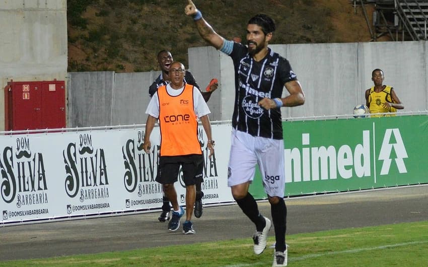 Loco Abreu primeiro gol no Rio Branco