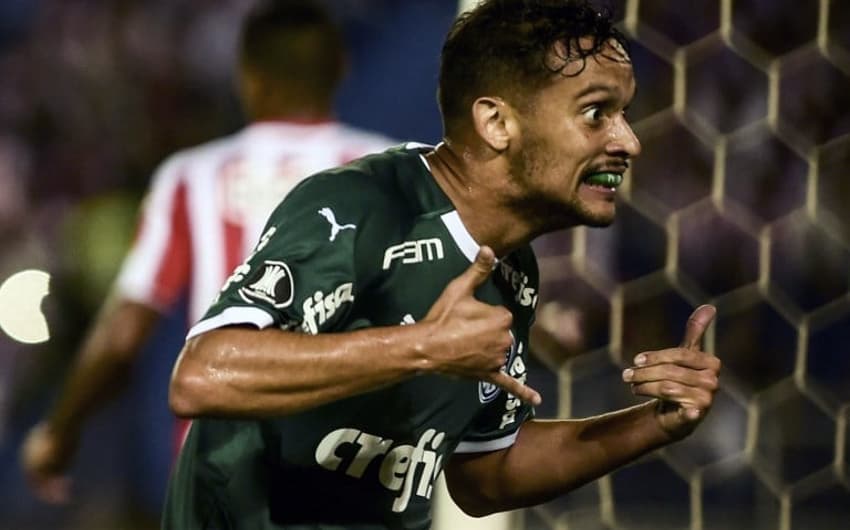 Gustavo Scarpa abriu o marcador para o Palmeiras