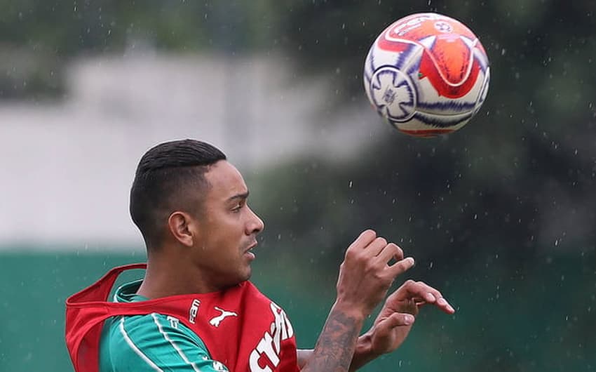 Parceiro fixo de Edu Dracena, Antonio Carlos fez companhia a Gómez com a lesão de Luan