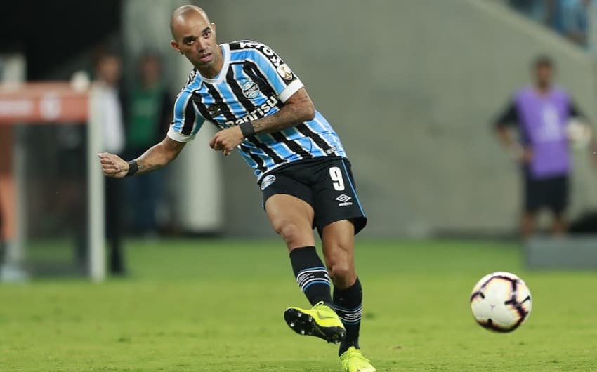 Grêmio x Libertad Diego Tardelli