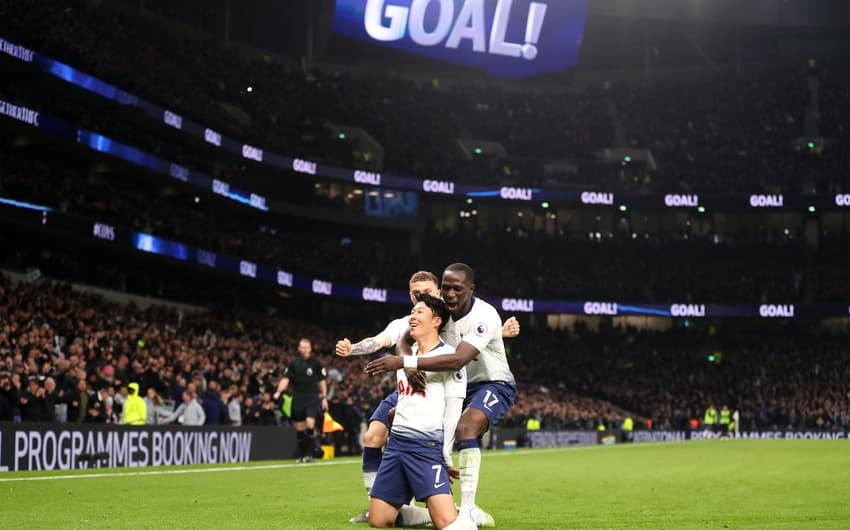 Tottenham venceu bem na estreia do novo estádio