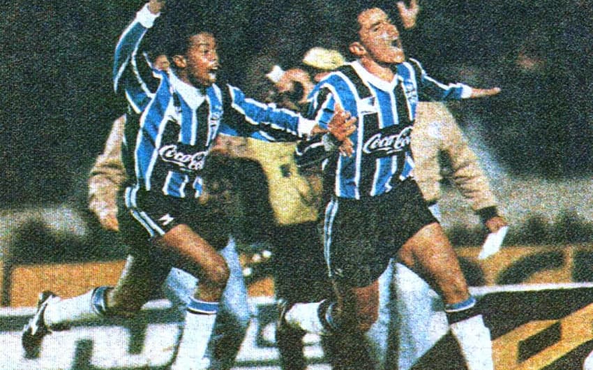 Dener chegou ao Grêmio em maio de 1993