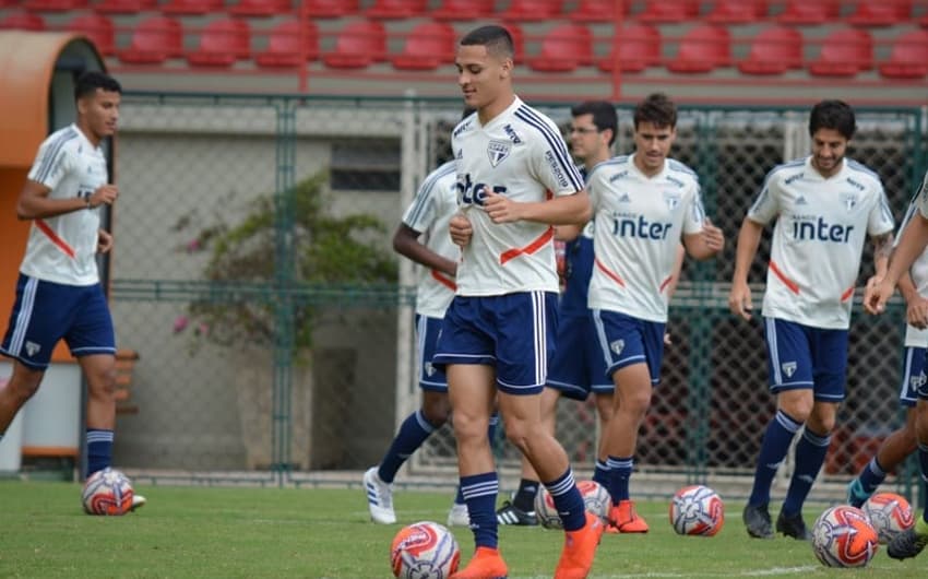 O garoto Antony é uma das principais esperanças de gol do São Paulo para a final de domingo