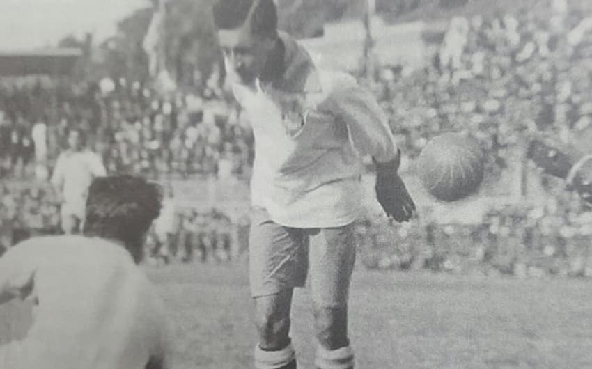 Primeiro ídolo brasileiro, Friendenreich marcou o gol do título da Seleção na vitória por 1 a 0 sobre o Uruguai