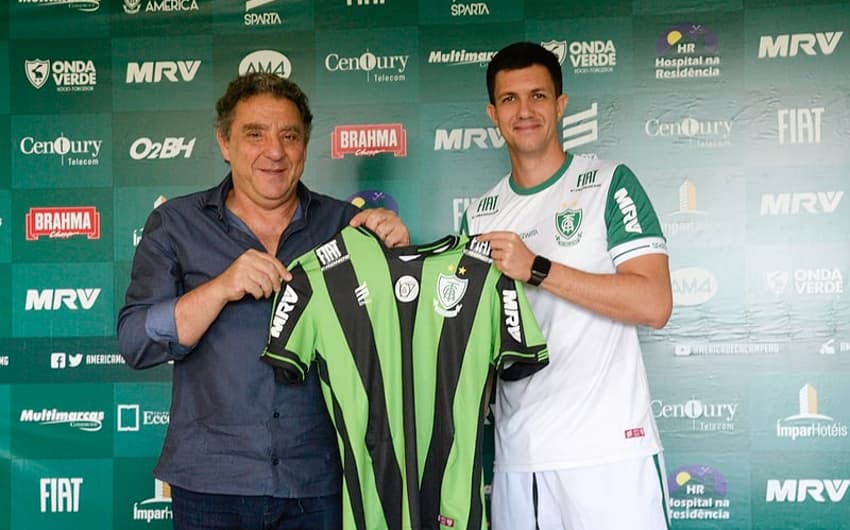 Barbieri assinou com o Coelho até o fim de 2019