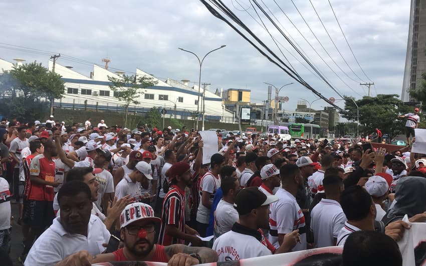 Protesto no CT do São Paulo