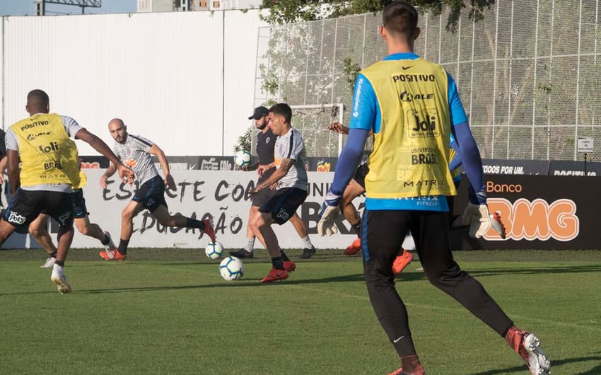 Corinthians treinou pela tarde e, na sequência, elenco foi liberado para folga de dez dias