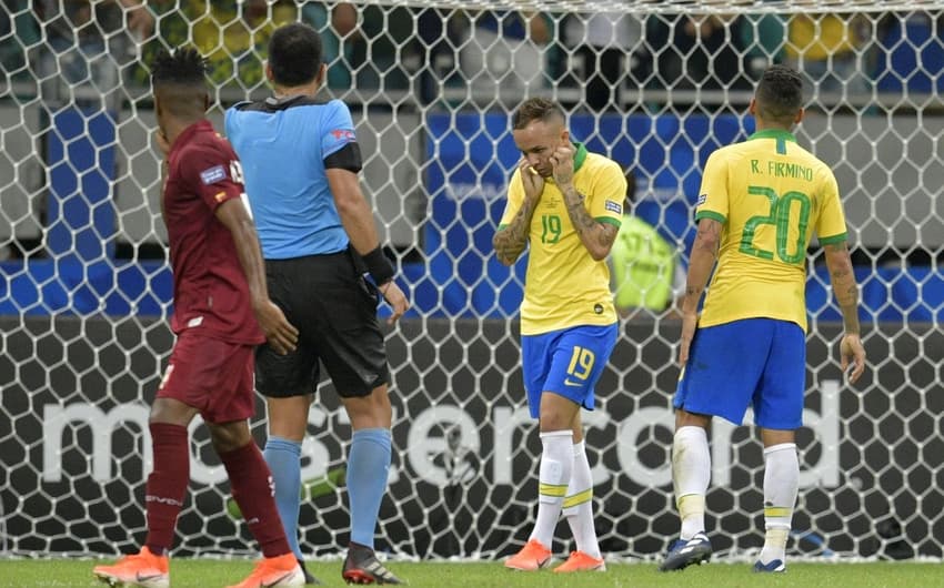 Brasil x Venezuela - Everton