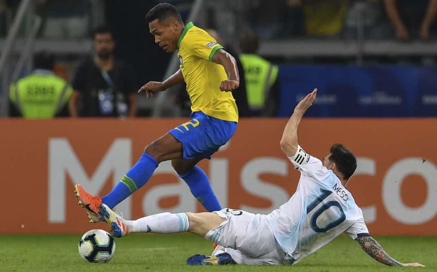 Brasil x Argentina - Alex Sandro