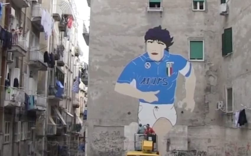 Maradona mural em Nápoles