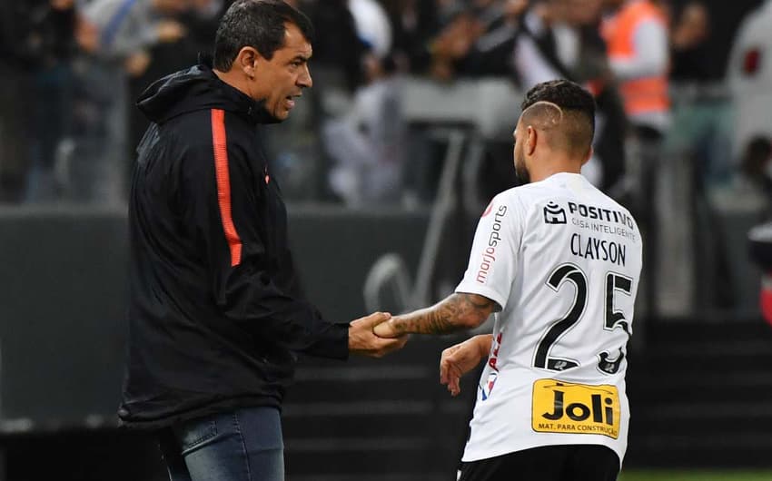 Corinthians x Montevideo Wanderers - Carille e Clayson