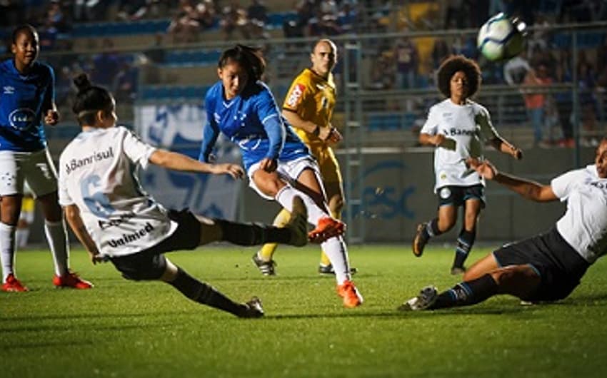 As "Cabulosas" eliminaram o Grêmio na semifinal do Brasileiro e farão a sinal com o Tricolor de Cristiane