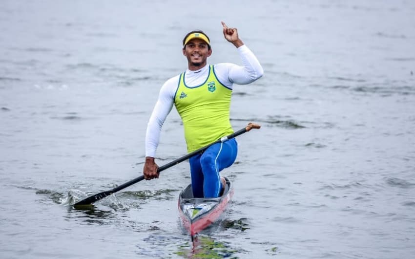 Isaquias Queiroz será o principal nome da equipe do Brasil no Campeonato Mundial de canoagem velocidade de Szegd, na Hungria (Crédito: Pedro Ramos/ rededoesporte.gov.br)