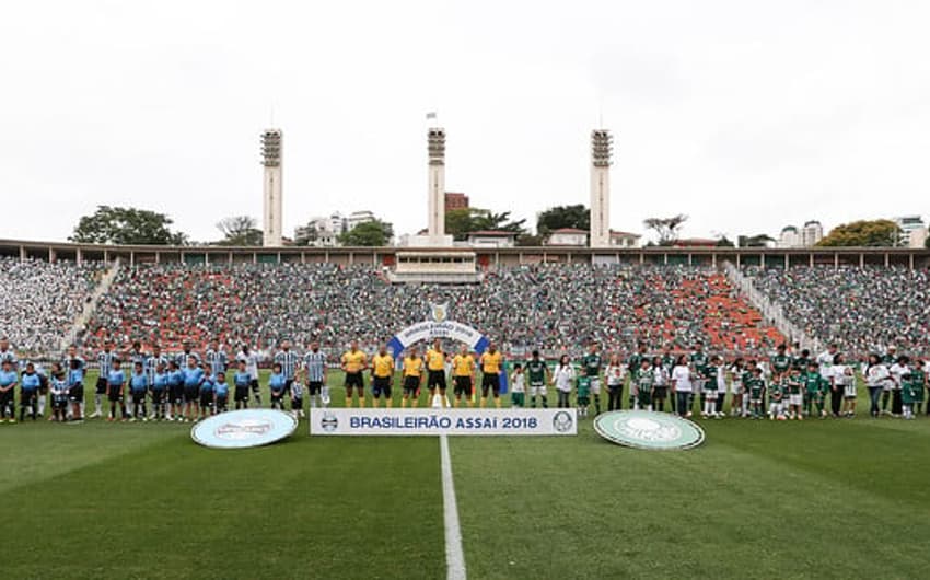 Você sabia que Palmeiras x Grêmio só se enfrentaram uma vez no Allianz Parque? Desde a reinauguração do Palestra Itália, em 2014, o único embate no estádio foi em 2016, pela Copa do Brasil. Nas outras ocasiões, o local do jogo foi o Pacaembu por conta de shows na arena, assim como será na terça, às 21h30, valendo vaga na semi da Libertadores.