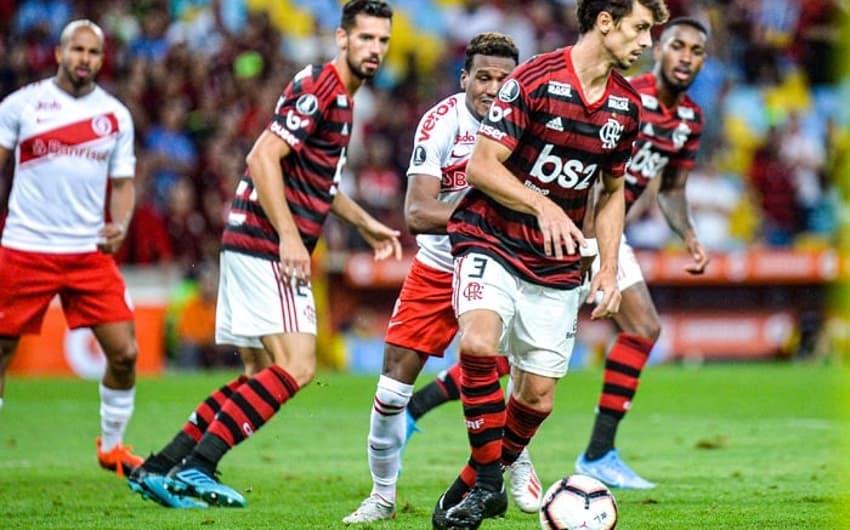 Rodrigo Caio e Pablo Marí - Flamengo