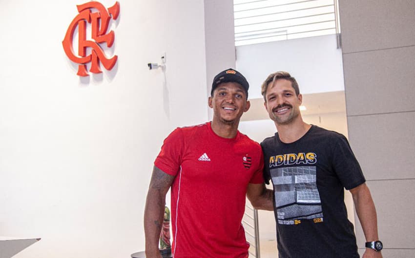 Isaquias Queiroz visita o Flamengo
