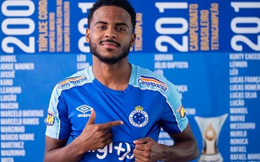 Ezequiel foi um pedido de Rogério Ceni para aumentar as alternativas ofensivas do Cruzeiro