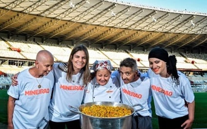 Funcionários e pacientes do Mário Penna, dona Sônia e Ludmila Ximenes, se unem ao Gigante da Pampulha contra o câncer