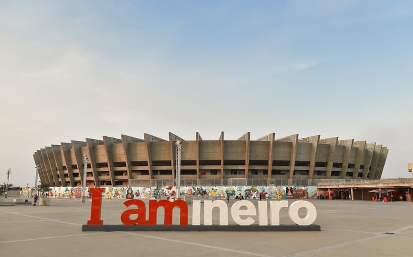 O letreiro foi inspirado na cidade de Amsterdã, na Holanda, e servirá como ponto de referências para visitantes do estádio