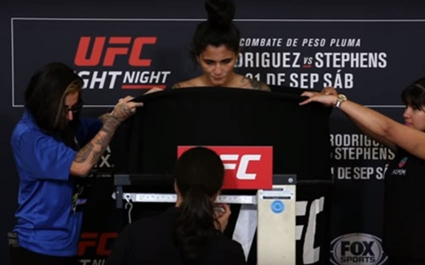 Vanessa Melo não bateu o peso, mas a brasileira assumiu a luta há poucos dias (Foto: Reprodução/UFC)
