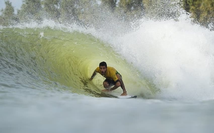 Filipe Toledo - surfe