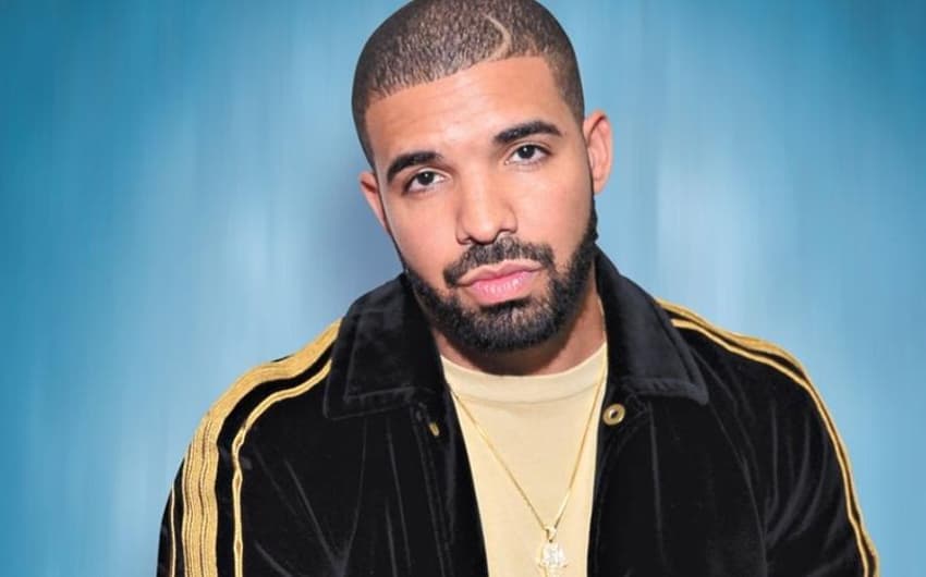 Drake é a atração principal do primeiro dia do Rock in Rio. O rapper tem um longo histórico de 'zicas' no esporte. Confira na galeria!